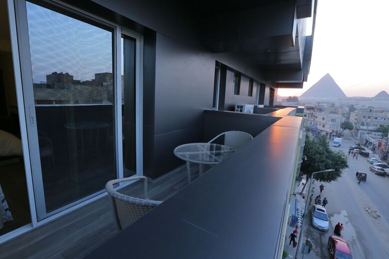 Hotel Pyramid Edge