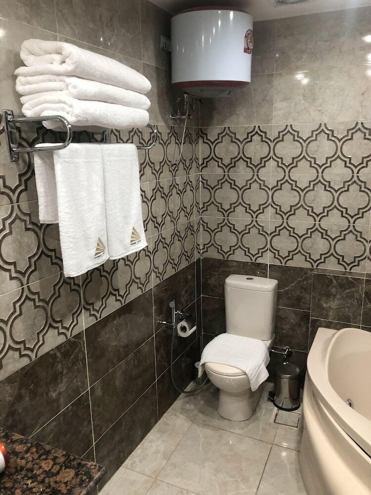 Hotel Pyramid Edge
