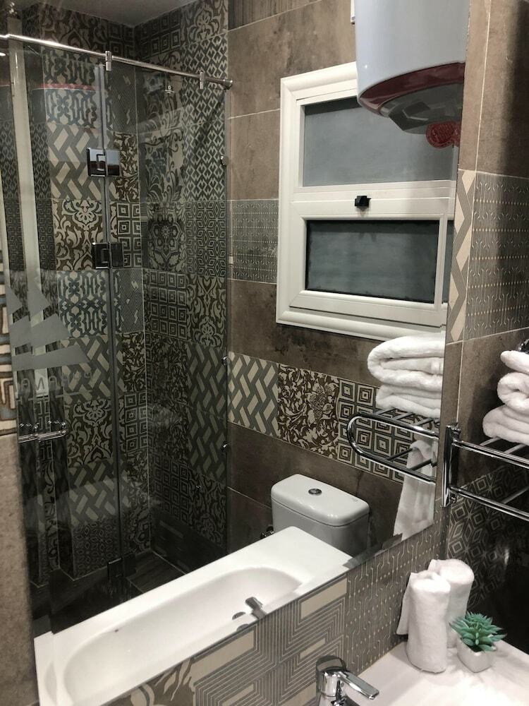 Hotel Pyramid Edge