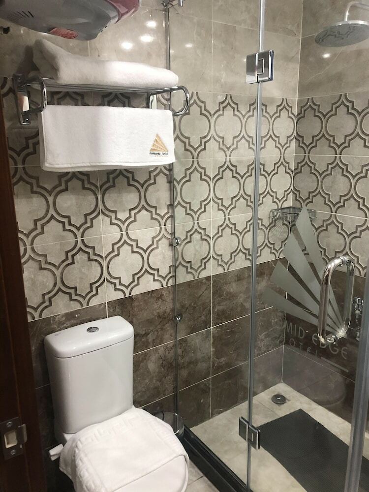 Hotel Pyramid Edge