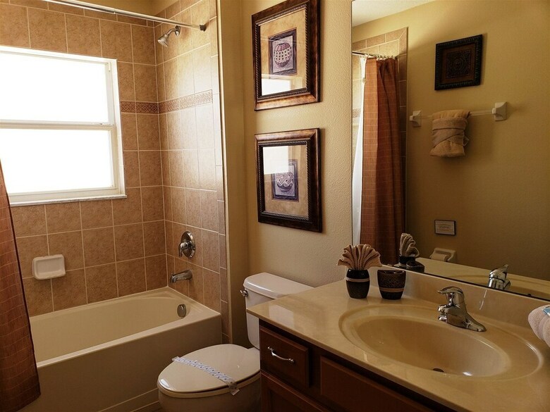 West Facing 6 Bed 5.5 Bath Villa With Private Pool & Spa. Conservation Views