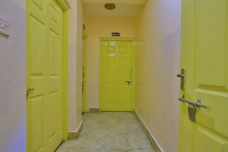 Oyo 656 Hotel Shree Guru