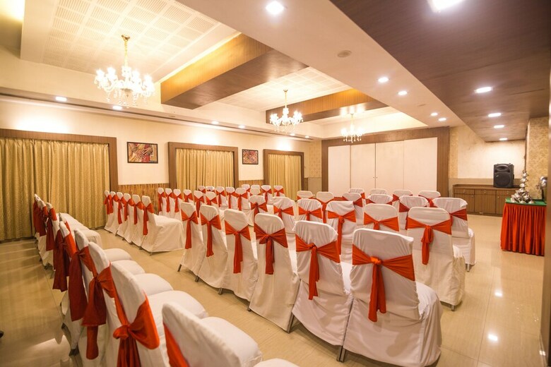 Hotel Monarch Guestline Navi Mumbai