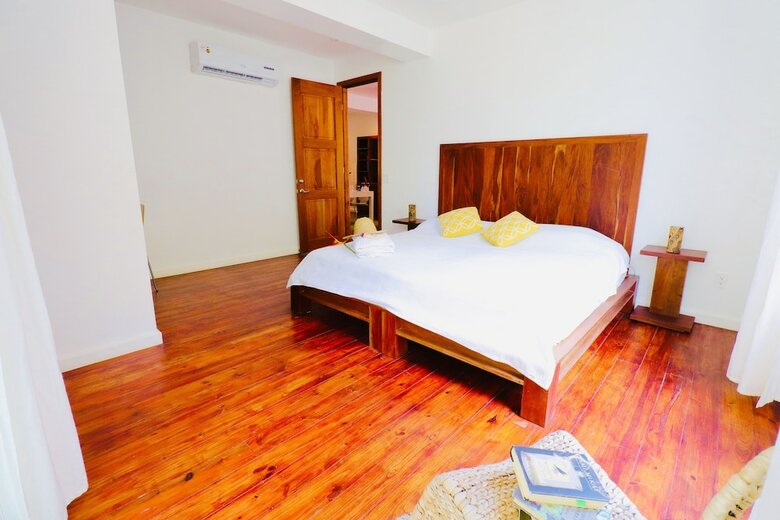 Hotel Ananta Sun