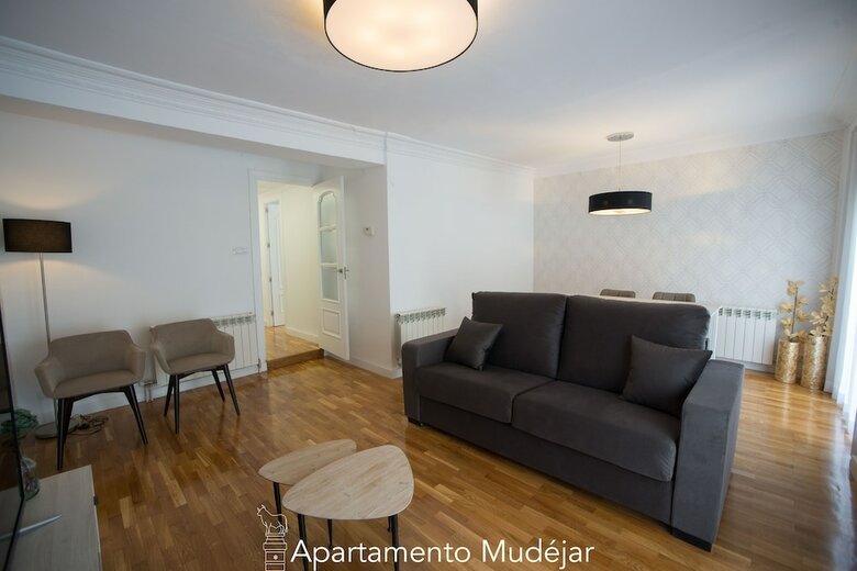 Apartamentos Plaza Del Torico