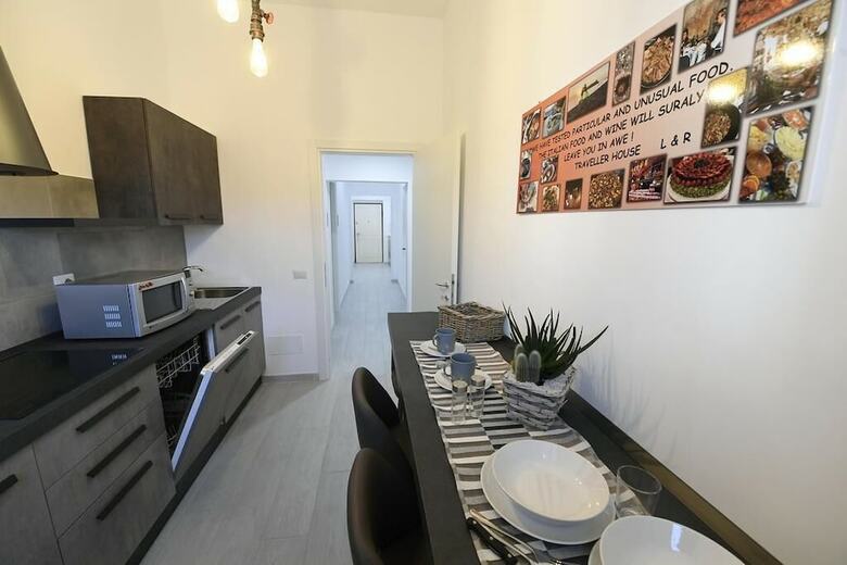 Hotel Traveller House