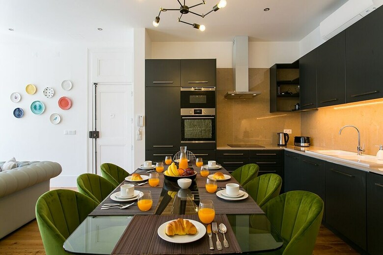 Modern Deluxe Apartment Rentexperience