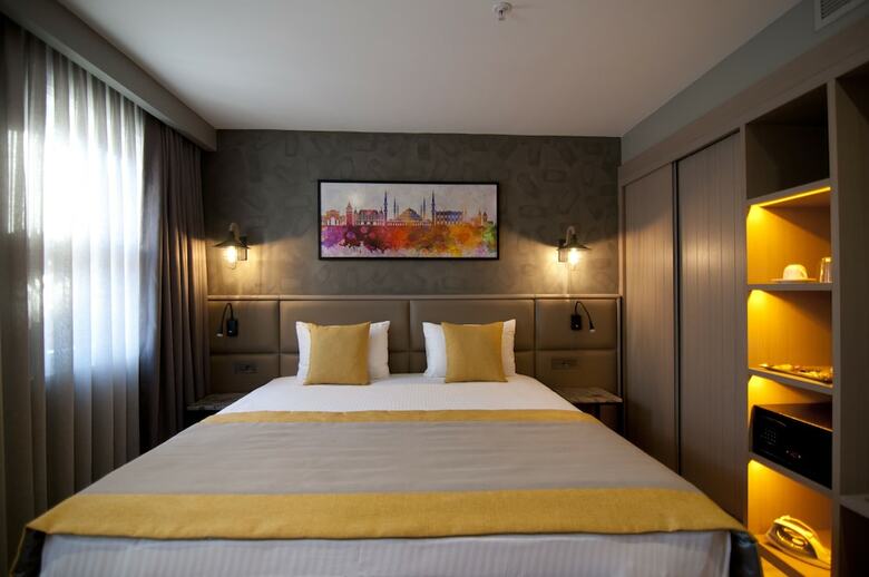 Seraglio Hotel & Suites