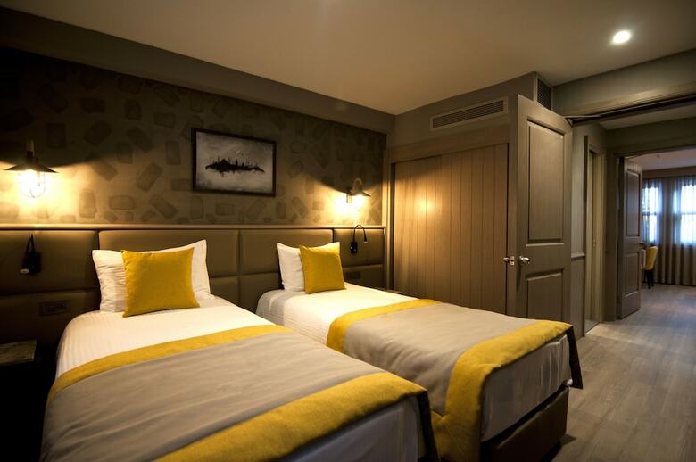 Seraglio Hotel & Suites