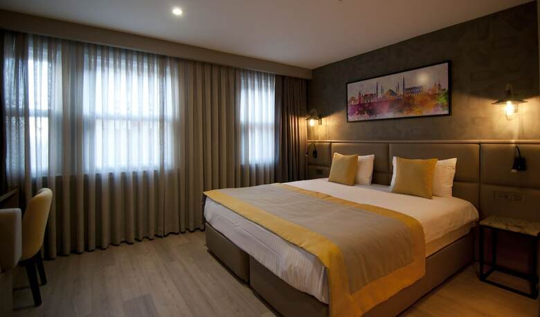 Seraglio Hotel & Suites