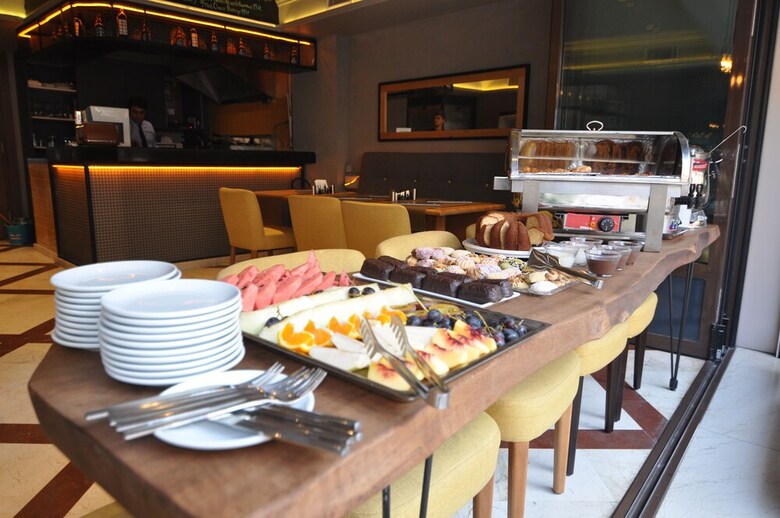 Seraglio Hotel & Suites