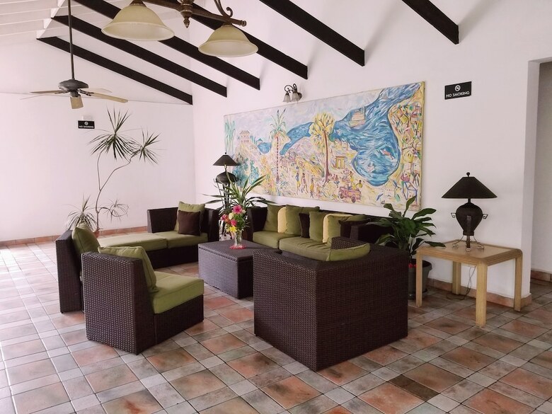 Hotel Allamanda Beach Resort