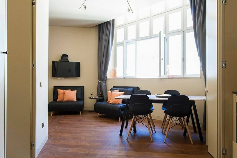 Downtown Market Studio Apartment Rentexperience