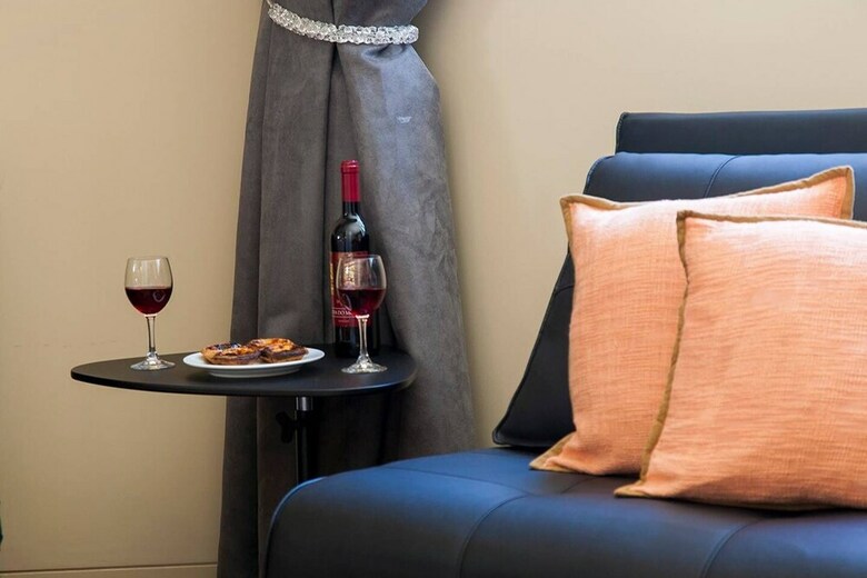 Downtown Market Studio Apartment Rentexperience