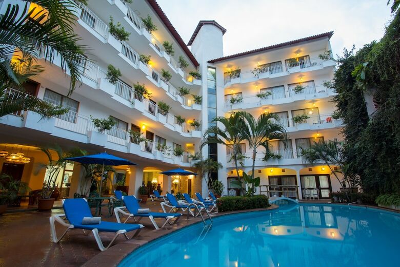 Hotel Los Arcos Suites