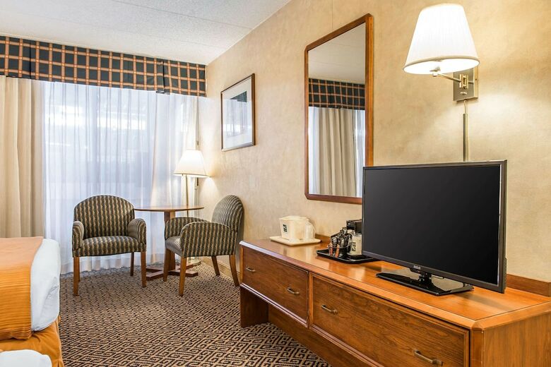 Hotel Quality Inn & Conference Center