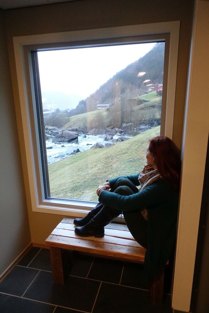 Trolltunga Hotel