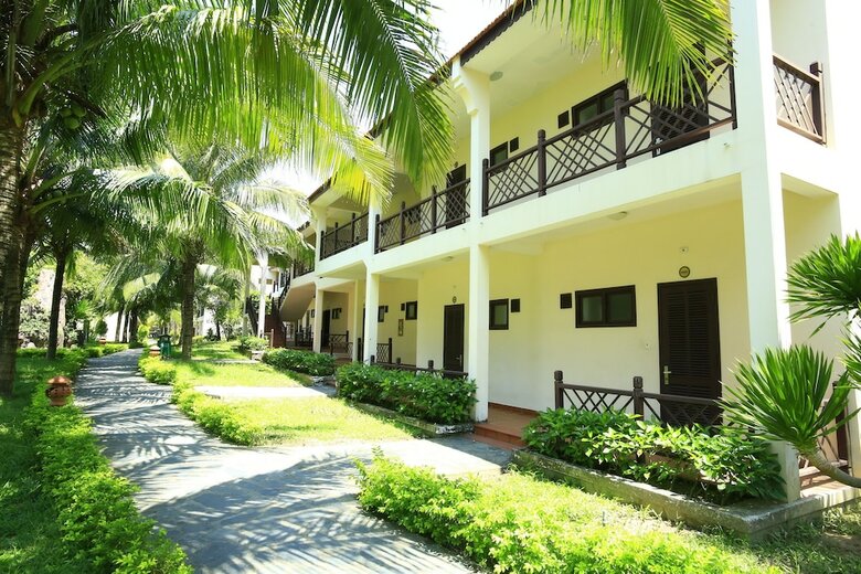 Hotel Tropical Beach Hoi An Resort
