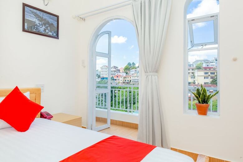 Hotel Oyo 493 Huong Moc 1