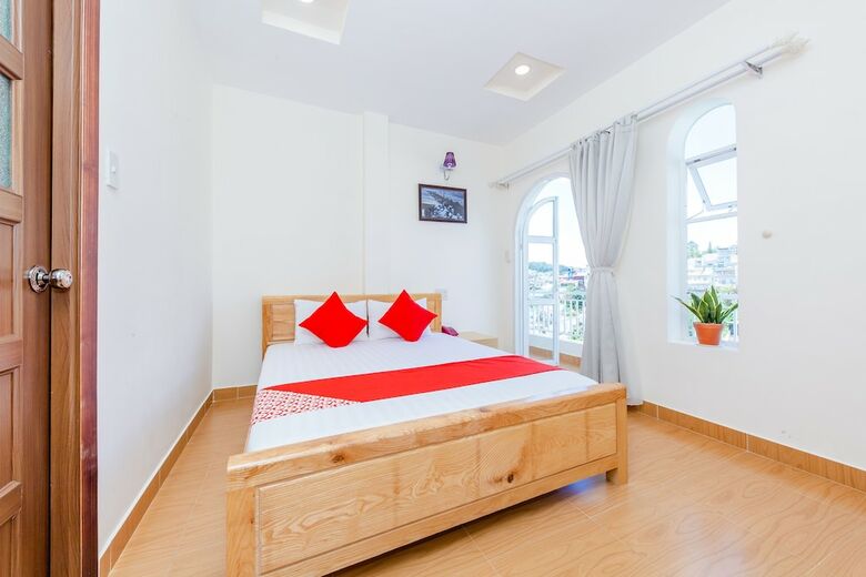 Hotel Oyo 493 Huong Moc 1