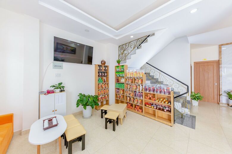 Hotel Oyo 493 Huong Moc 1