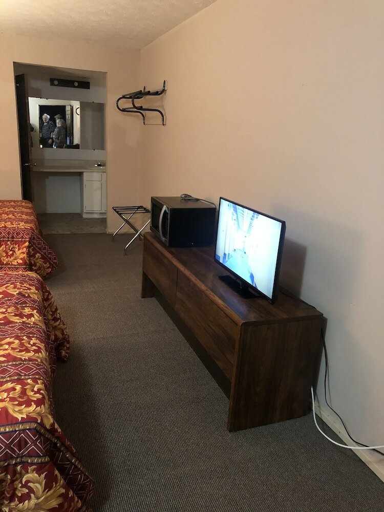Hotel Chapmanville Inn