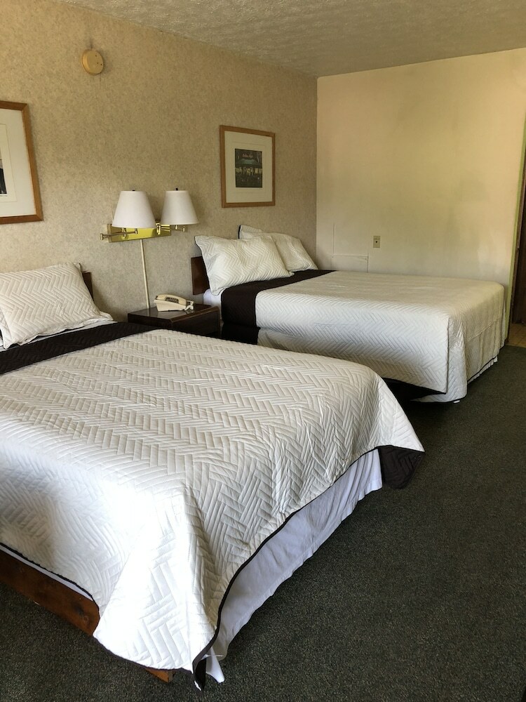 Hotel Chapmanville Inn