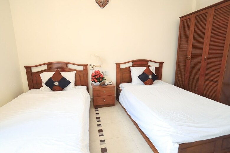 Hung Phong Hotel
