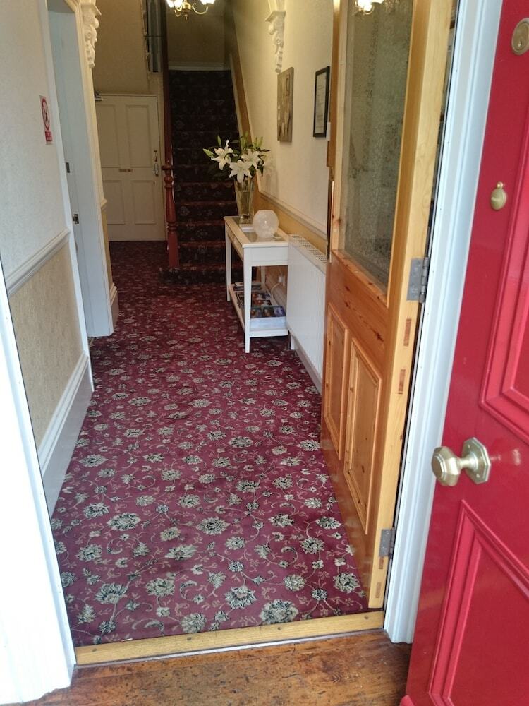 Bed & Breakfast The Lansbury Guest House