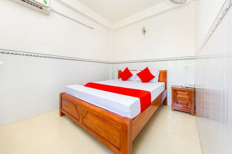 Hotel Oyo 524 Nhat Le 2