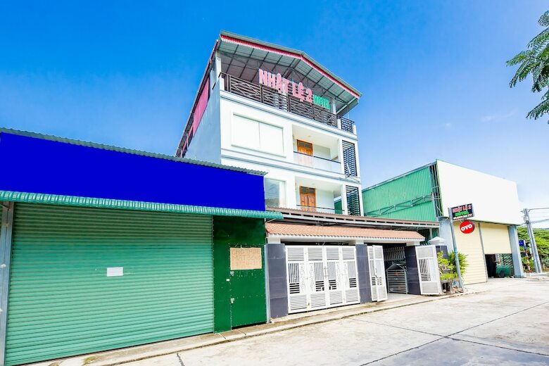 Hotel Oyo 524 Nhat Le 2