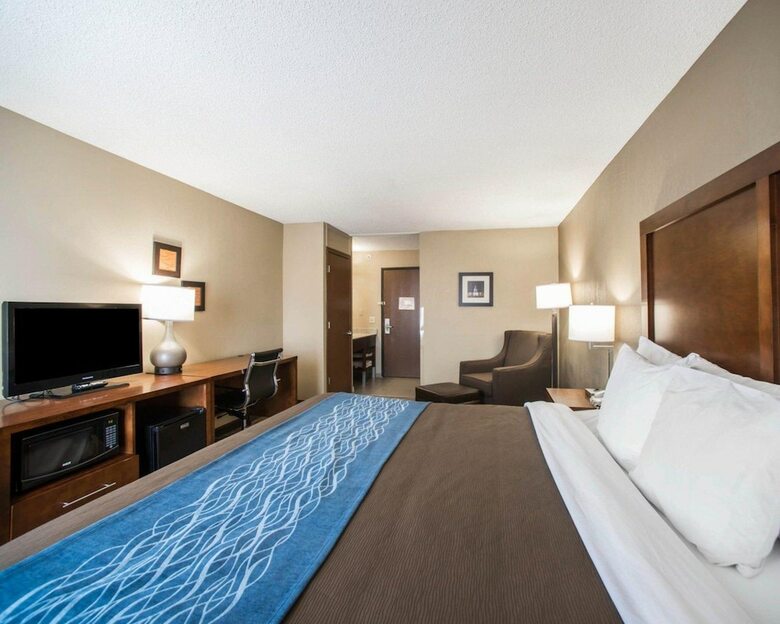 Hotel Comfort Inn & Suites Hazelwood - St. Louis