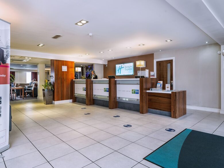 Hotel Holiday Inn Express London Gatwick - Crawley