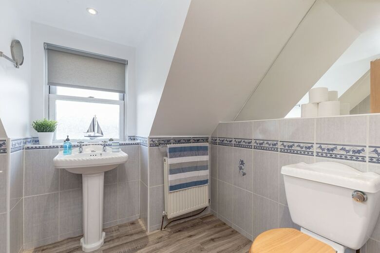Dunfermline Holiday Homes No.1
