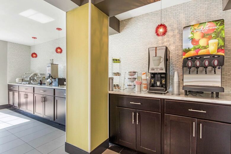 Hotel Comfort Inn Airport