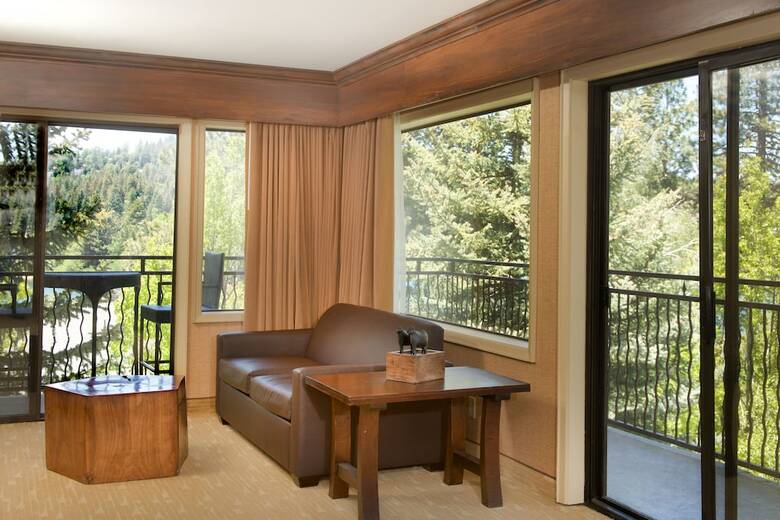 Hotel Lake Arrowhead Resort And Spa