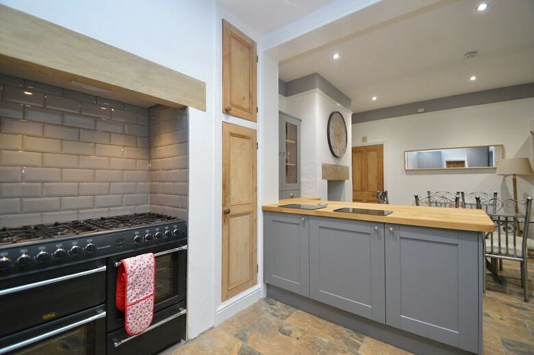 Oak Terrace Cottage