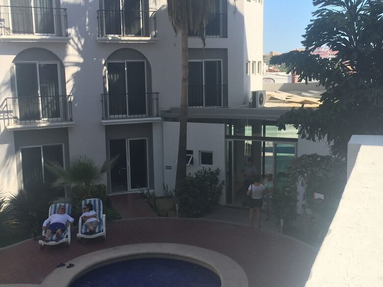Hotel Seven Crown Express & Suites Cabo San Lucas