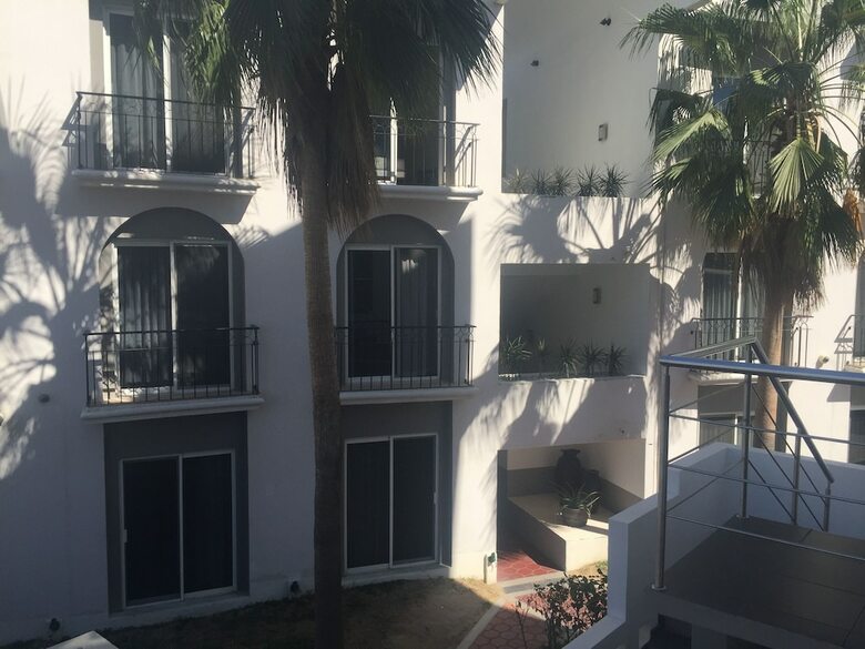 Hotel Seven Crown Express & Suites Cabo San Lucas