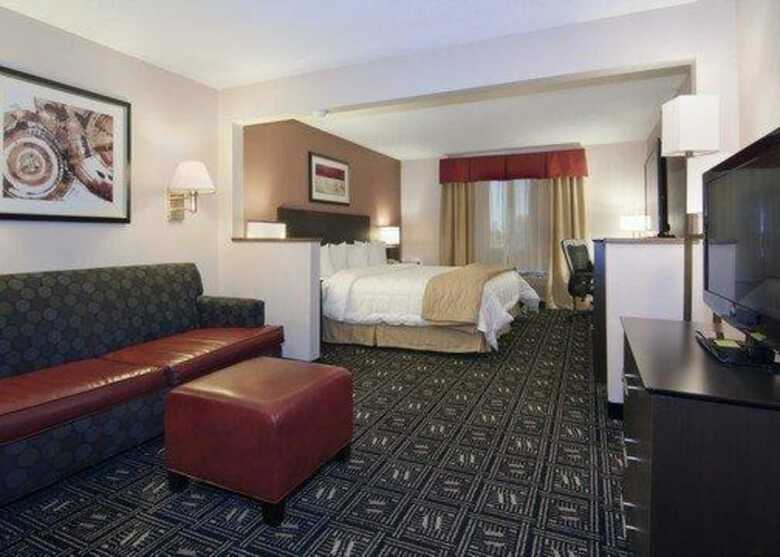 Hotel Quality Inn & Suites