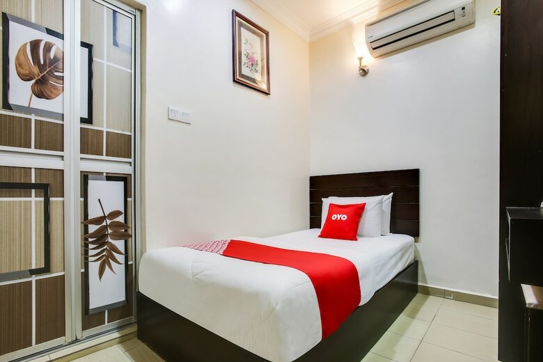 Oyo 89593 Ct Hotel