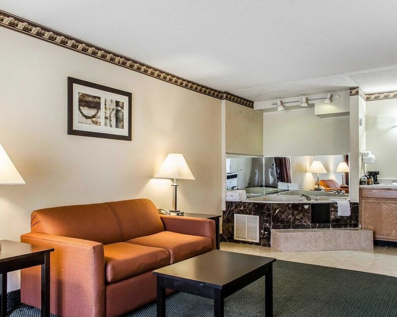 Hotel Quality Inn & Suites
