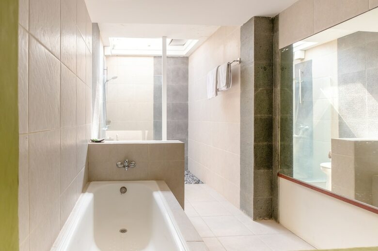 Oyo 1508 Mascot Beach Hotel