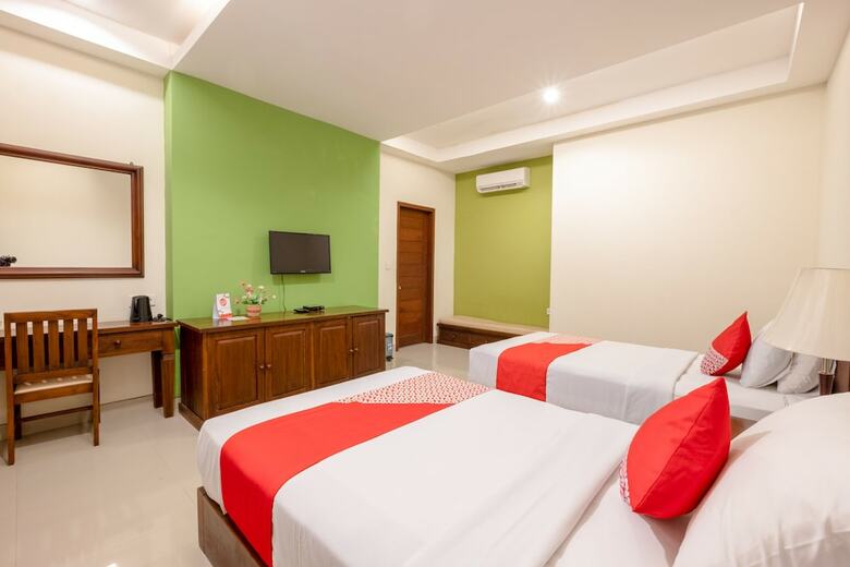 Oyo 1508 Mascot Beach Hotel