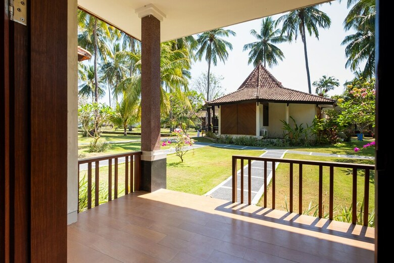 Oyo 1508 Mascot Beach Hotel