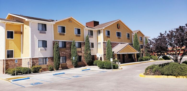 Hotel Super 8 By Wyndham Kingman