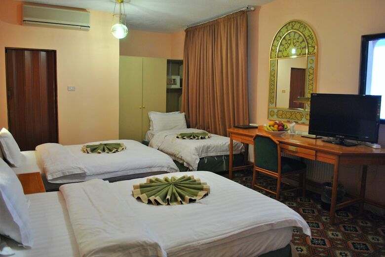 Candles Hotel