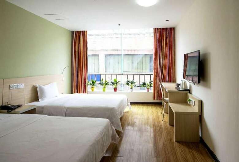 E+ Hotel Guangzhou Baixin Branch