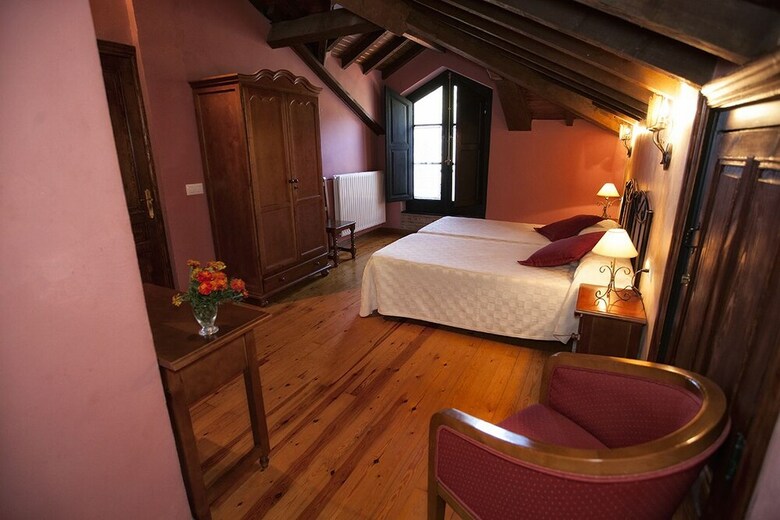 Hotel La Casona de Sobrepiedra