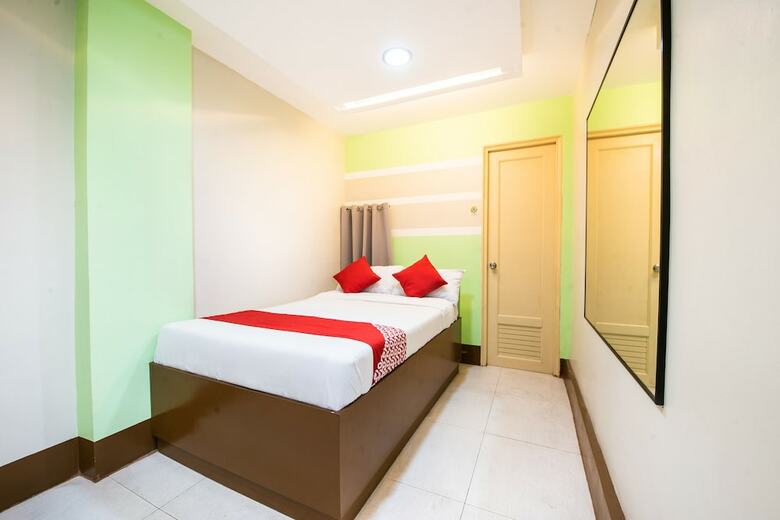 Oyo 475 Pearl Blossom Hotel
